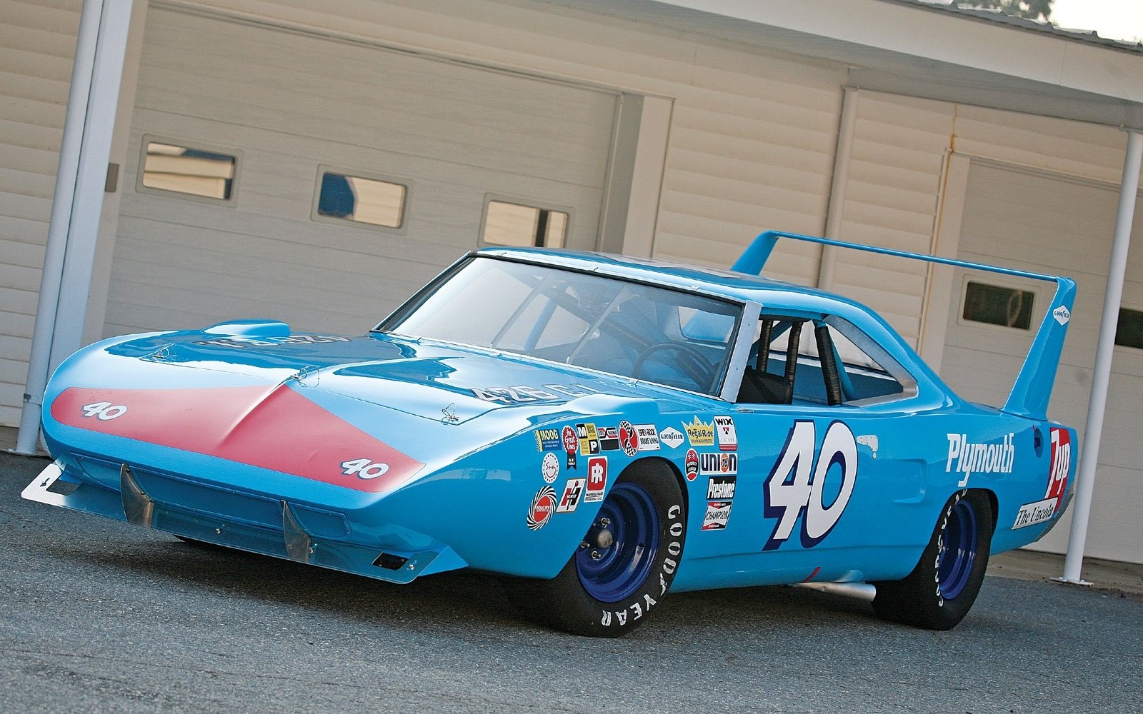 vehicle Plymouth Image