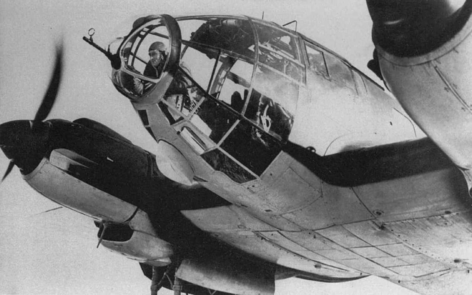 Download Military Heinkel He 111 Image