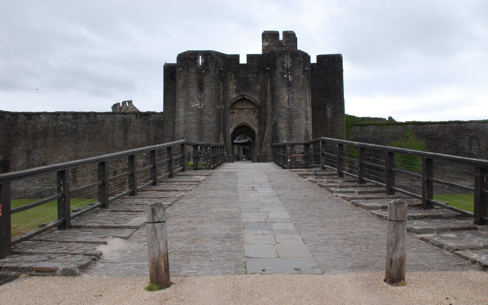 Download Man Made Caerphilly Castle Image