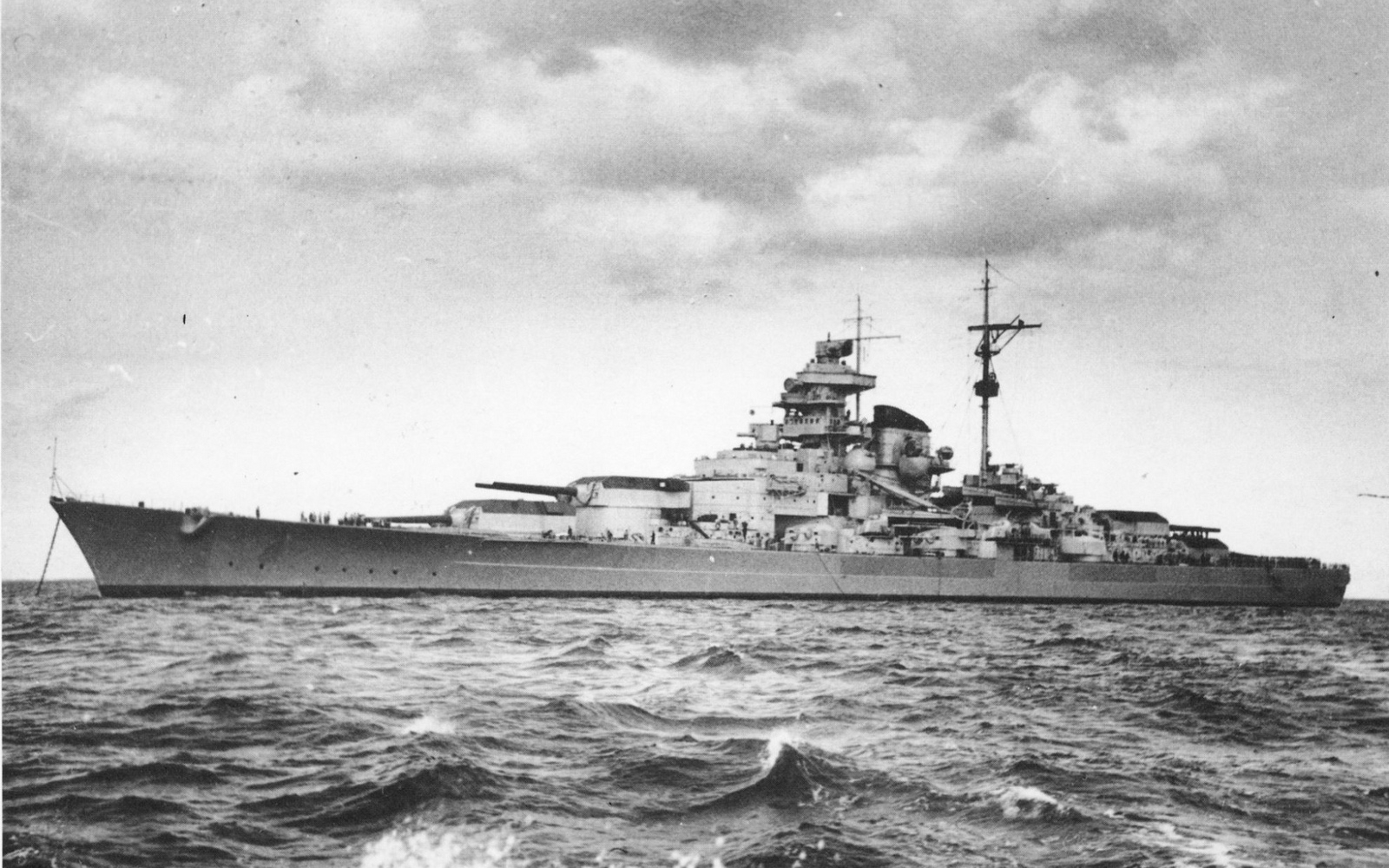 german battleship tirpitz Picture