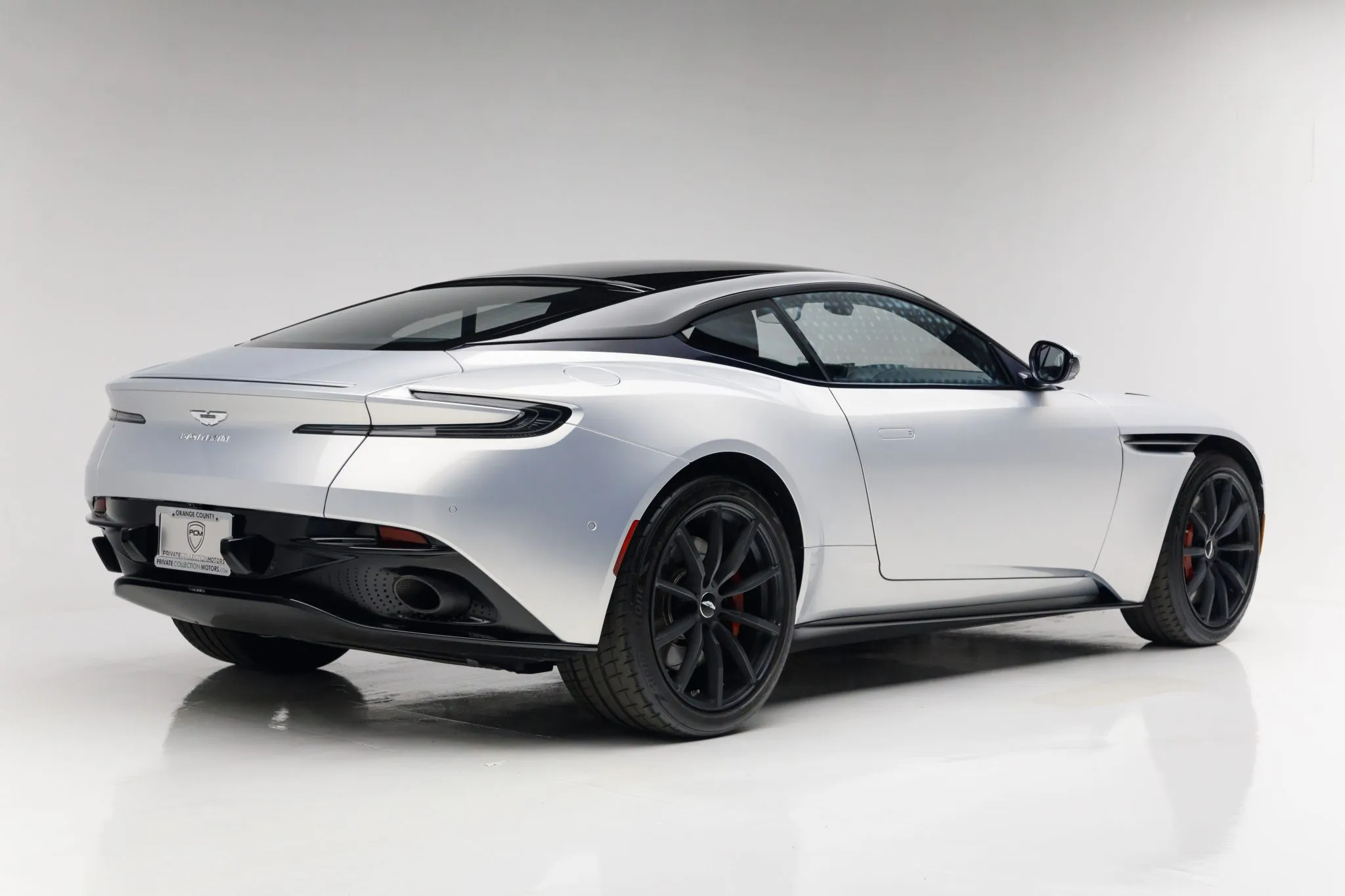 2019 Aston Martin DB11 AMR V12 - Image Abyss