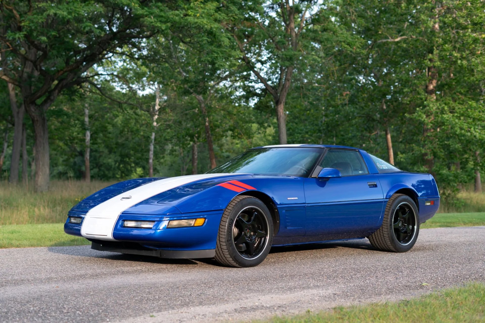 Chevrolet Corvette Grand Sport - Desktop Wallpapers, Phone Wallpaper ...