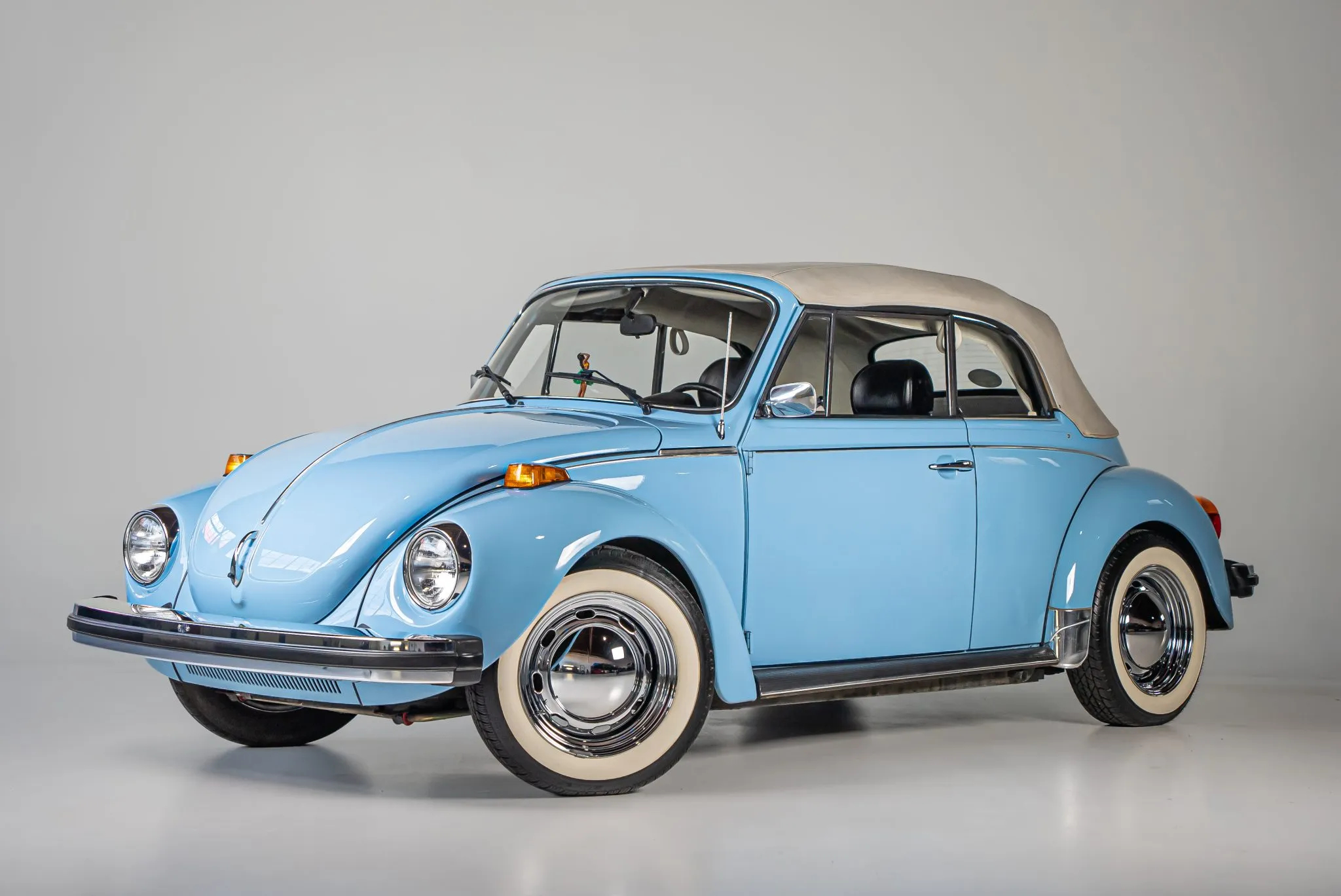 1979 Volkswagen Super Beetle Convertible - Image Abyss