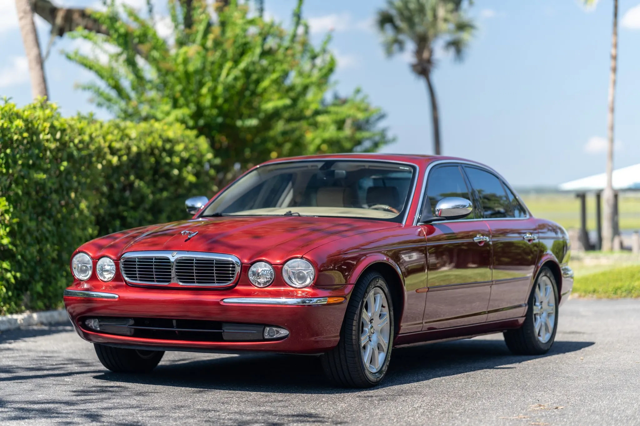 2004 Jaguar XJ8 Vanden Plas - Image Abyss