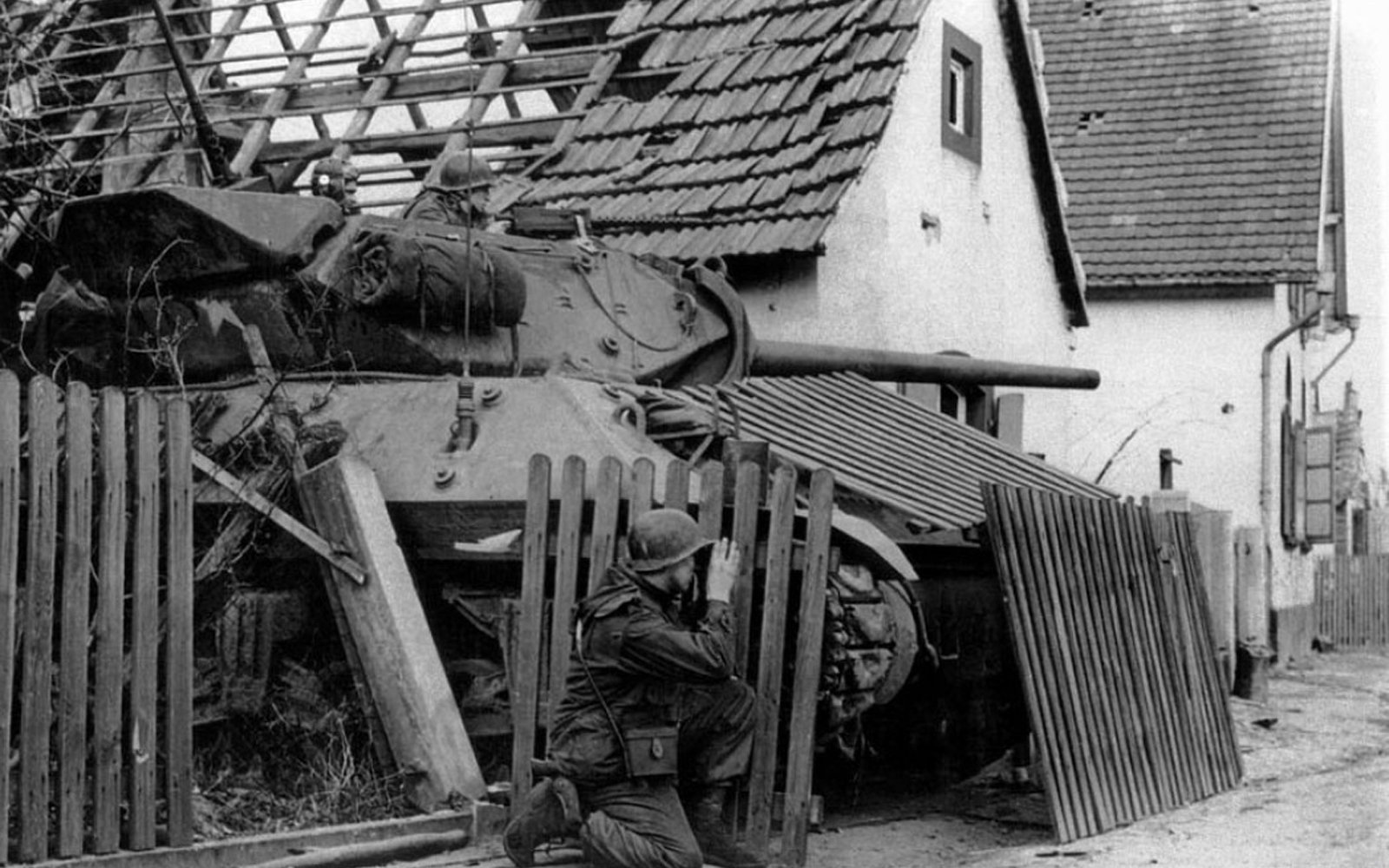 Download Military M10 Tank Destroyer Image