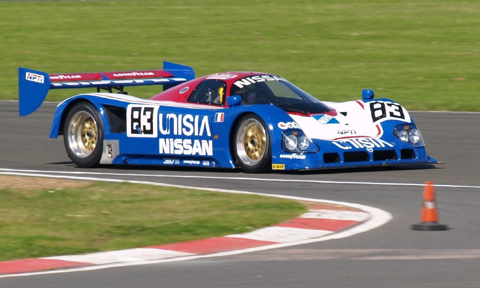 Download Vehicle Nissan 92cp Image