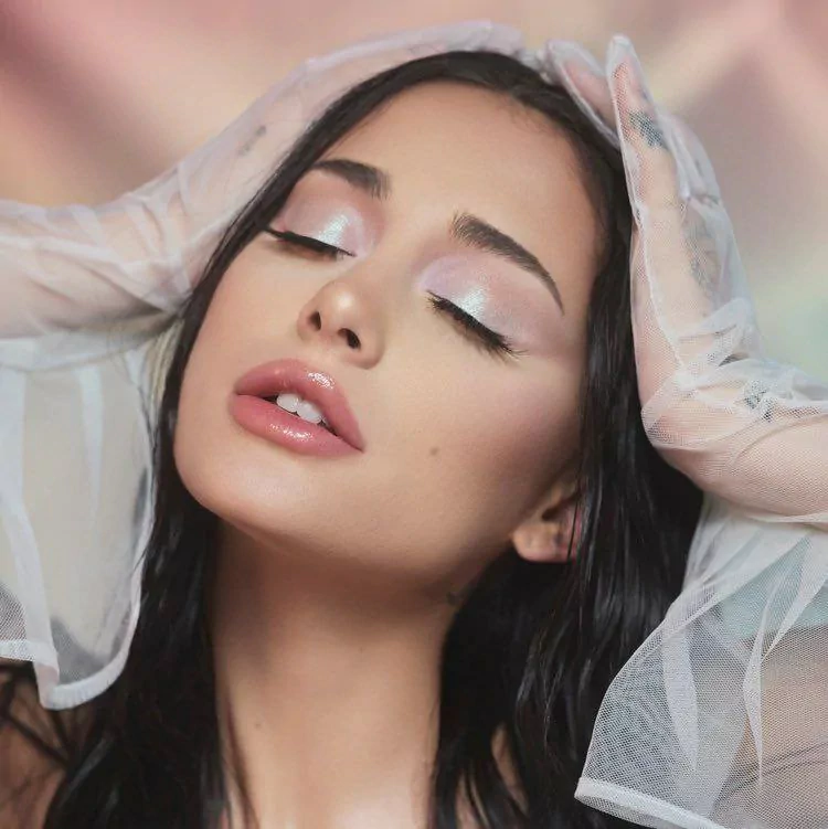  Ariana Grande
