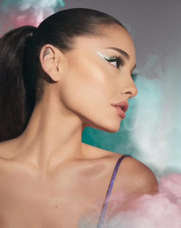  Ariana Grande