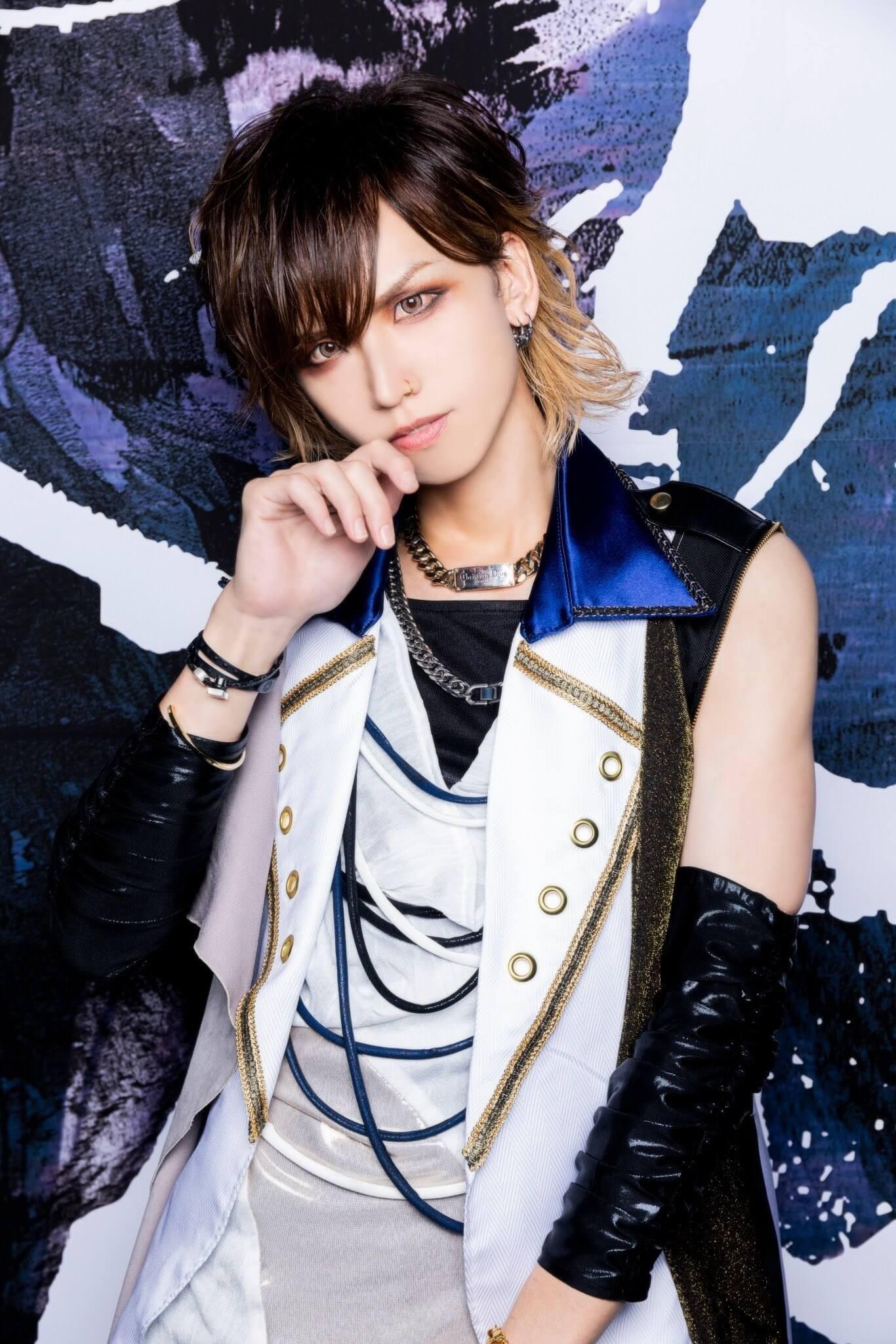 Download ROYZ Image
