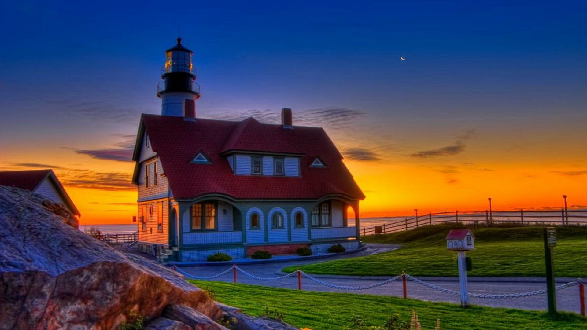  Lighthouse and Cottage on Cape Elizabeth, Maine