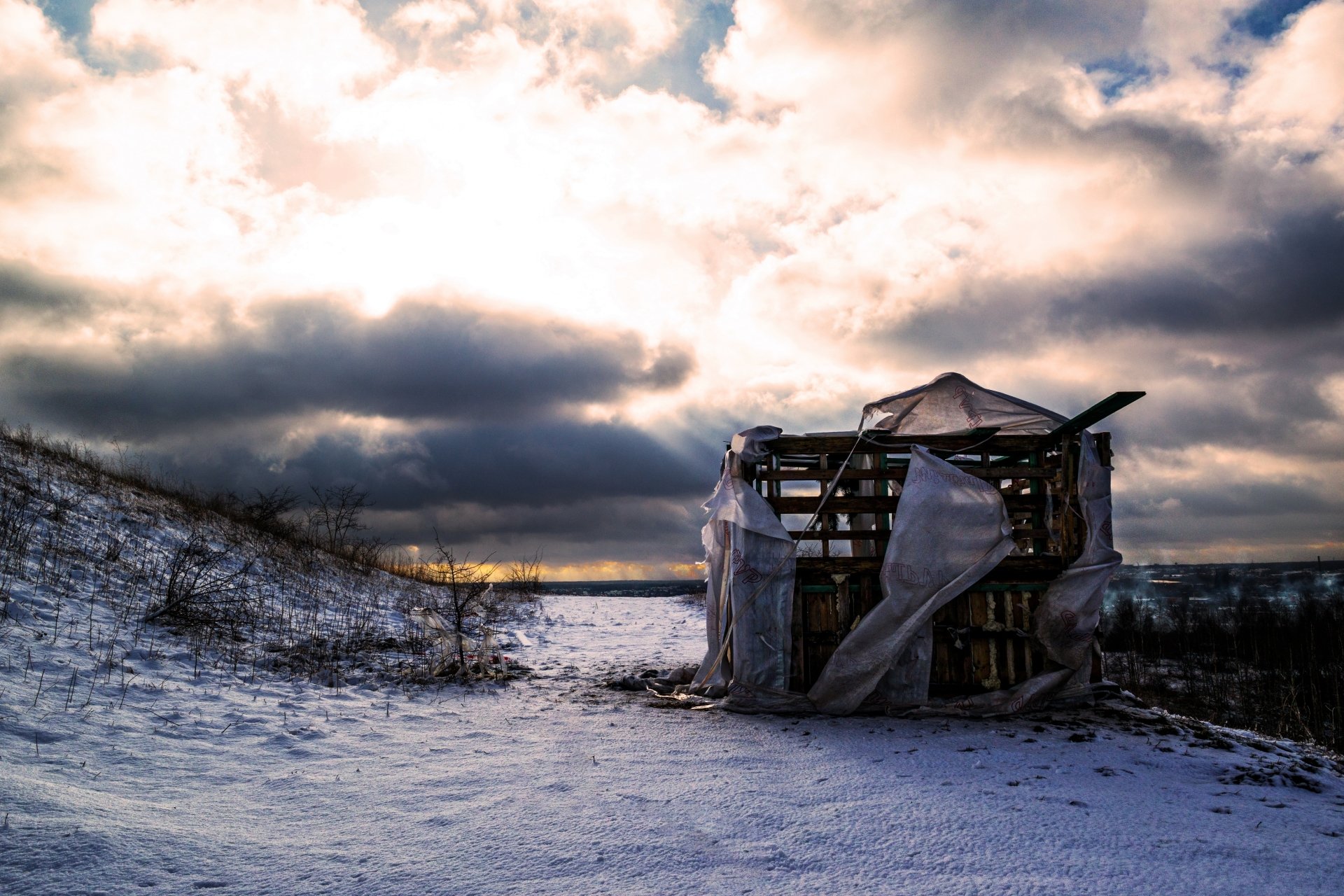  Cabane sur un Terril à Charleroi