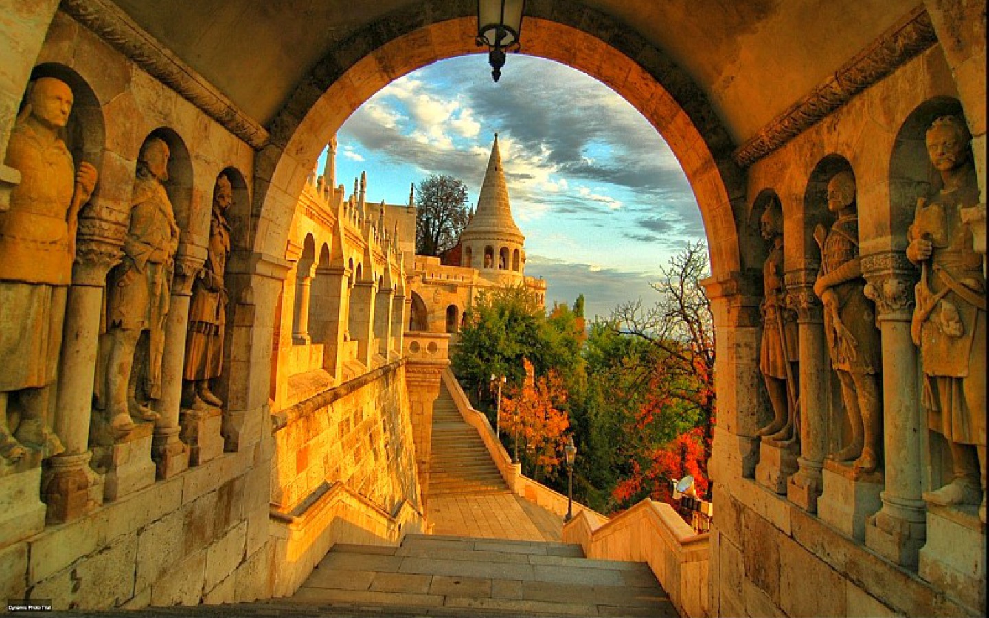 Statues in Walls of Castle Grounds Image Abyss